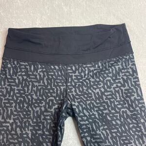 Lululemon Run Inspire High Rise Crop Black and Gray Pattern Size 6